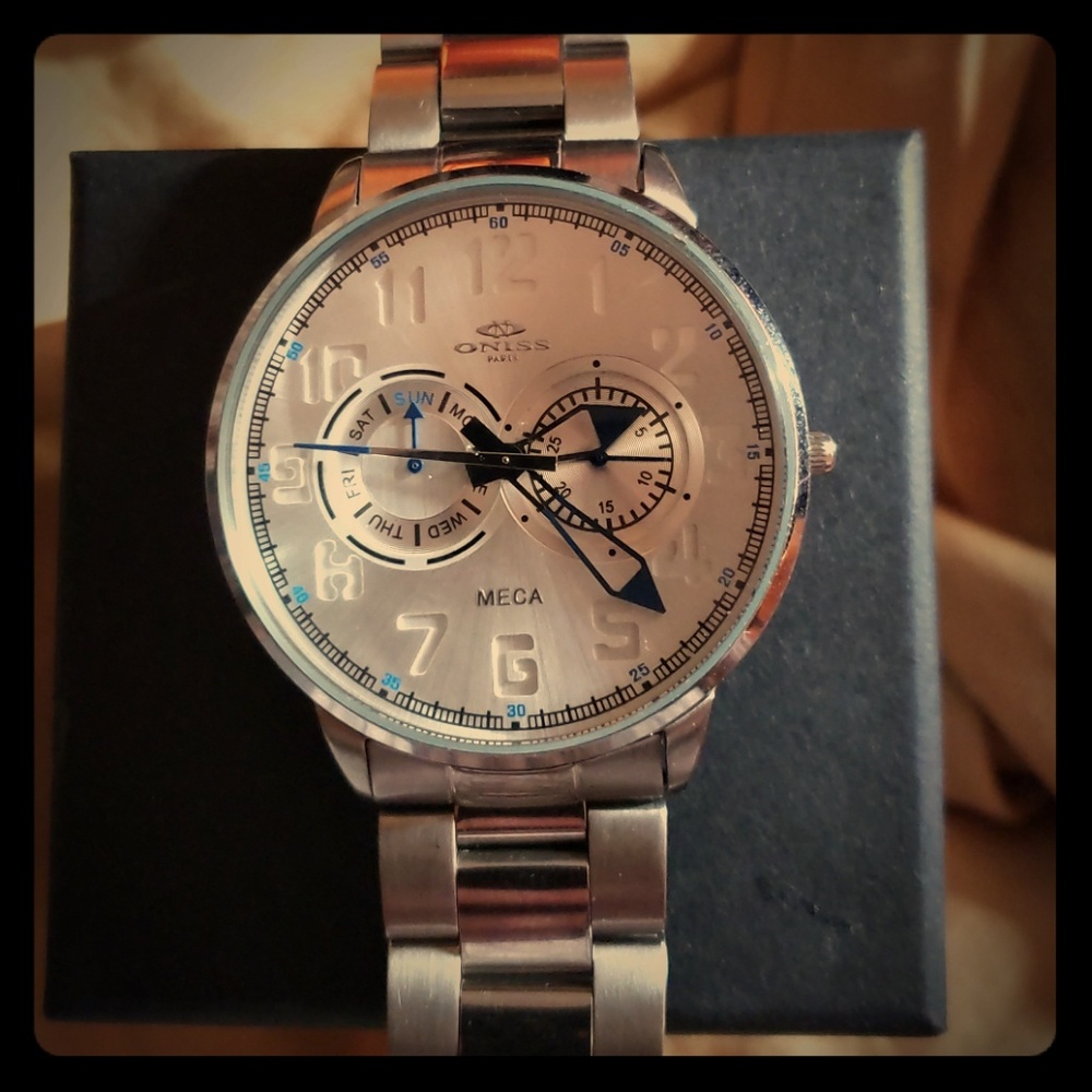 Oniss Watch